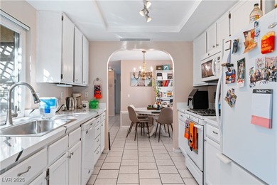 WELCOME TO VILLAGE GREEN TOWNHOMES! POSITIONED IN THE HEART OF