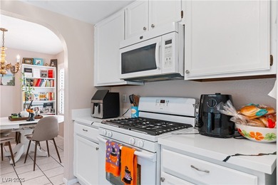 WELCOME TO VILLAGE GREEN TOWNHOMES! POSITIONED IN THE HEART OF