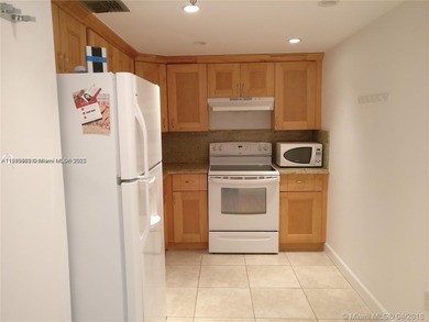 SPACIOUS 1 BED 1.5 BATHS CORNER UNIT IN THE TRANQUIL & CENTRIC