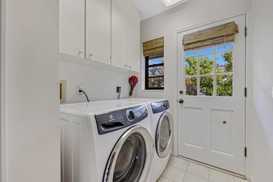 Wonderfully refreshed! Beautifully decorated four bedroom