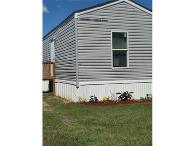 Exceptional 2 Bed, 1 bath home in Zephyrhills with NO HOA!!  NO