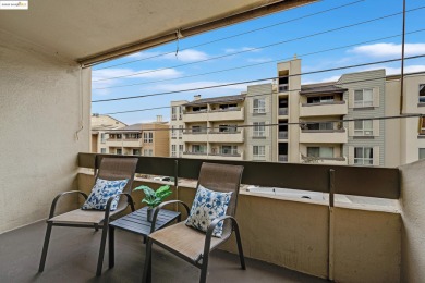 Set in the heart of Adams Point, this bright and spacious 2