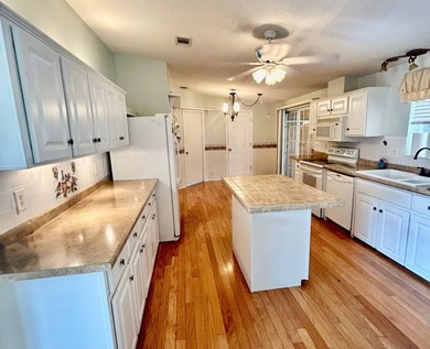 Come see this beautiful 3 bedroom, 2 bath manufactured home