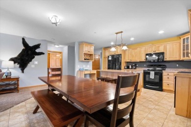 Northern Bay Condo on the shores of Castle Rock Lake. This