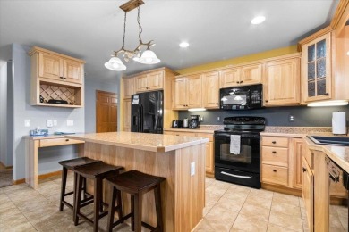 Northern Bay Condo on the shores of Castle Rock Lake. This