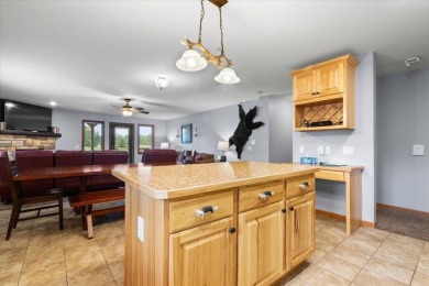 Northern Bay Condo on the shores of Castle Rock Lake. This