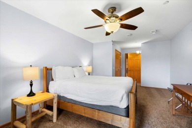 Northern Bay Condo on the shores of Castle Rock Lake. This