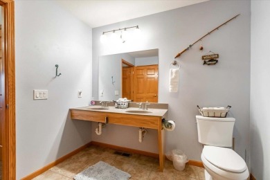 Northern Bay Condo on the shores of Castle Rock Lake. This