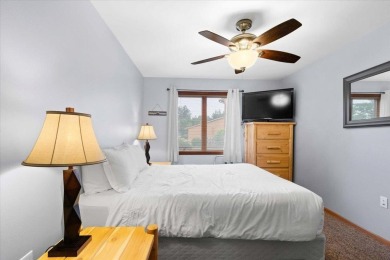 Northern Bay Condo on the shores of Castle Rock Lake. This