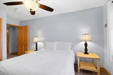 Northern Bay Condo on the shores of Castle Rock Lake. This