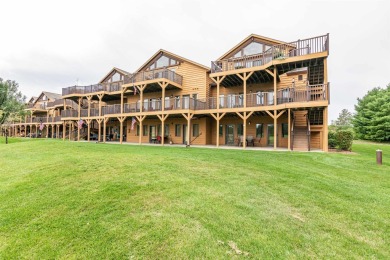Northern Bay Condo on the shores of Castle Rock Lake. This
