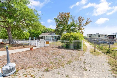 Hidden Gem With Intracoastal Waterway Views In The Charming