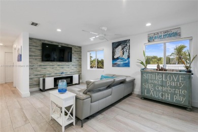 Luxurious contemporary home in Paradise. This 4 bedroom 4 1/2