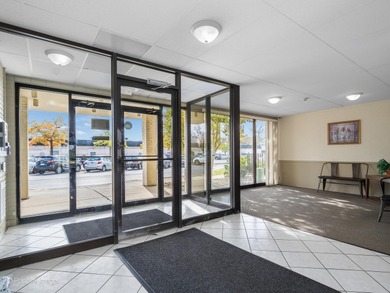 Recently remodeled, turn-key ground floor 1 bed 1 bath unit in