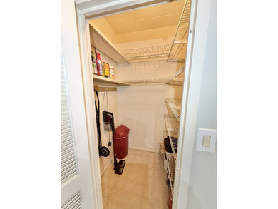 Recently remodeled, turn-key ground floor 1 bed 1 bath unit in