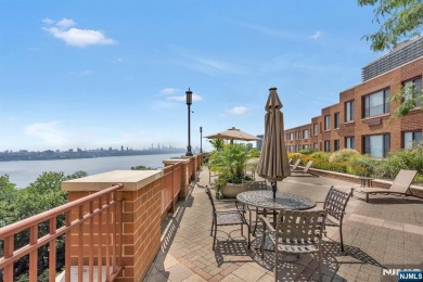 Stunning 2 bedroom and 2 1/2 baths... Luxury Condo with Iconic