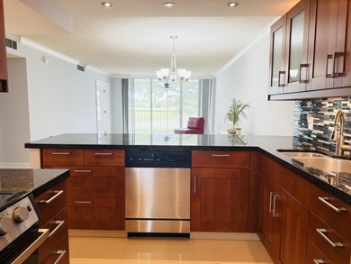 Wonderful unit in exceptional well maintained building. Roof