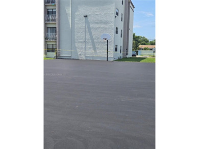 Investors Dream rent right away!!! All ages community. Spacious