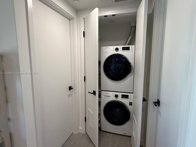 INVESTORS!! Excellent immediate cash-flow opportunity. Beautiful