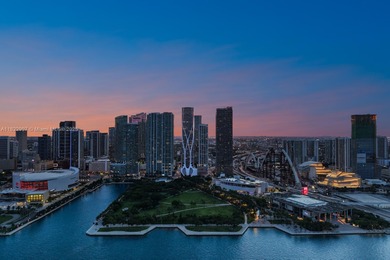 Residence 3402 is the embodiment of exuberant but private living