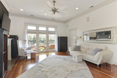 Gorgeous sunny penthouse in an elevator building in the