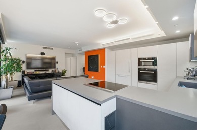 This 1,806 sq. ft. corner-unit luxury condominium at 88 West San