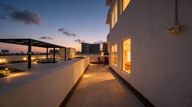 An exceptional residence in the heart of Downtown Miami, this