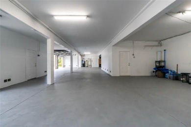 Direct Gulf Access. Endless Possibilities.

Wake up to