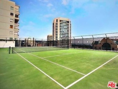 Stylish and spacious 17th-floor condo featuring high ceilings