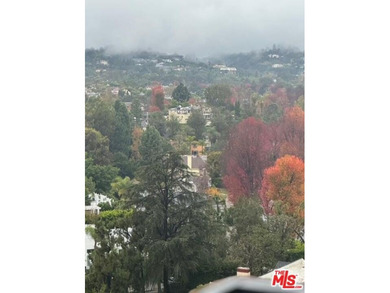 Stylish and spacious 17th-floor condo featuring high ceilings