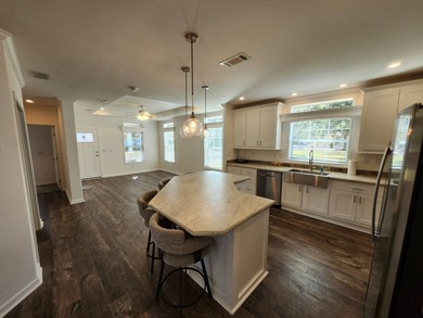 55+/3BD2BA/1404SQ/LIKE NEW/OCCUPIED LESS THAN 2 YRS./TURN KEY!