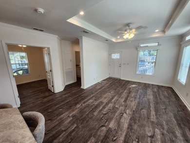 55+/3BD2BA/1404SQ/LIKE NEW/OCCUPIED LESS THAN 2 YRS./TURN KEY!