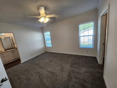 55+/3BD2BA/1404SQ/LIKE NEW/OCCUPIED LESS THAN 2 YRS./TURN KEY!