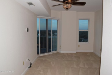 Top-Floor Condo in Halifax Landing - Spectacular River Views &