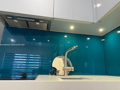 Prime Investment Opportunity! Discover breathtaking direct ocean