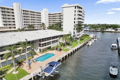 Completely open & very spacious 2 Bed, 2 Bath Waterfront condo