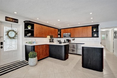 Completely open & very spacious 2 Bed, 2 Bath Waterfront condo