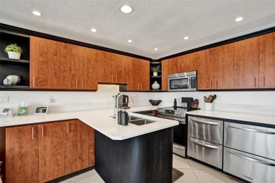 Completely open & very spacious 2 Bed, 2 Bath Waterfront condo