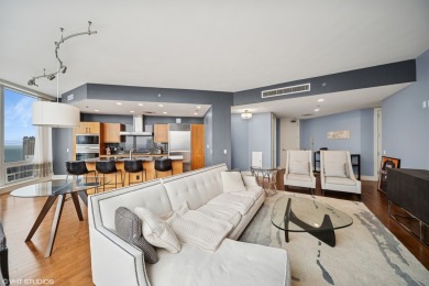 Exquisite Urban Sanctuary with Breathtaking Panoramas  Indulge