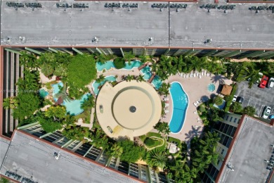 This Cross Fox Condominium unit is a tropical oasis in Fort