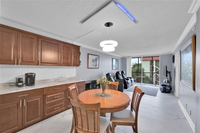 This Cross Fox Condominium unit is a tropical oasis in Fort