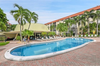 This Cross Fox Condominium unit is a tropical oasis in Fort
