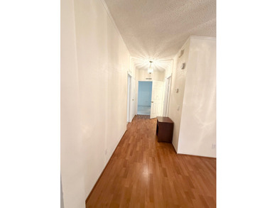 VERY CLEAN, WELL-MAINTAINED & MOVE IN READY!!! Located in a very