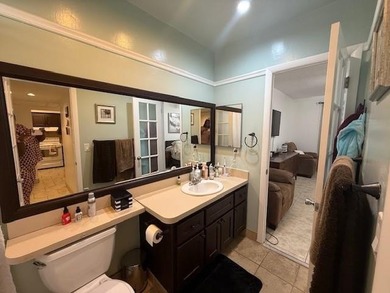 Cozy condo that is well priced in the heart of Lauderhill, FL