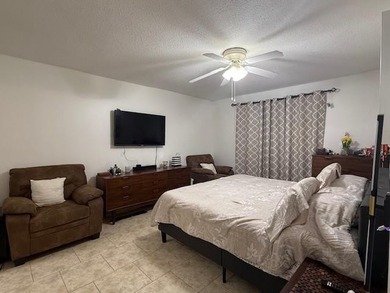 Cozy condo that is well priced in the heart of Lauderhill, FL