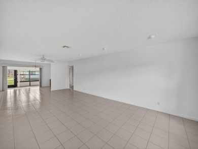 Bright 2-Bedroom, 2-Bath Villa in Bent Tree Villas East! Enjoy a