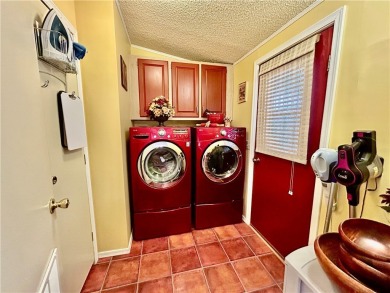 Gorgeous Fleetwood Doublewide on Owned Land - No HOA!