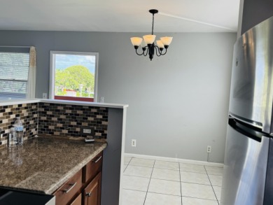 BEAUTIFUL REMODELED 2BED 1.1 BATH CONDO, SECOND FLOOR WITH