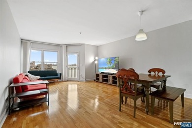 'THE PROMENADE' premier phase 1 horizon model with beautiful