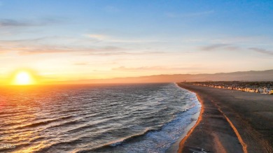 Live the Dream on Hollywood Beach with  Views & Elevator and